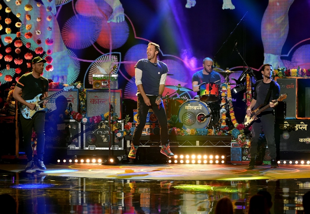 Coldplay perform onstage during the 2015 American Music Awards at Microsoft Theater