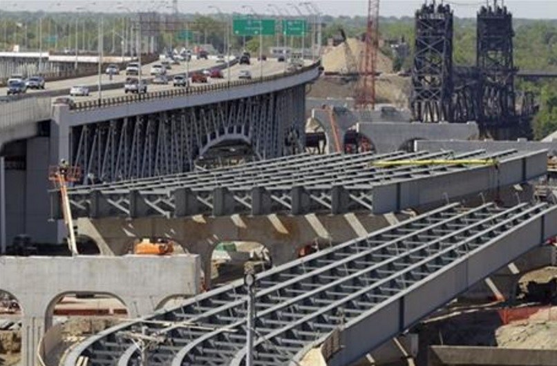 The House on Thursday voted overwhelmingly in favor of final passage of a 5-year $305 billion bill that boosts highway and transit spending and provides states with assurance that federal help will be available for major projects. AP