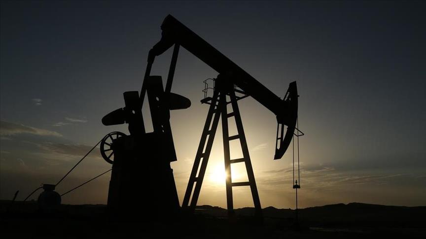 Brent oil price dives below critical $40 a barrel mark