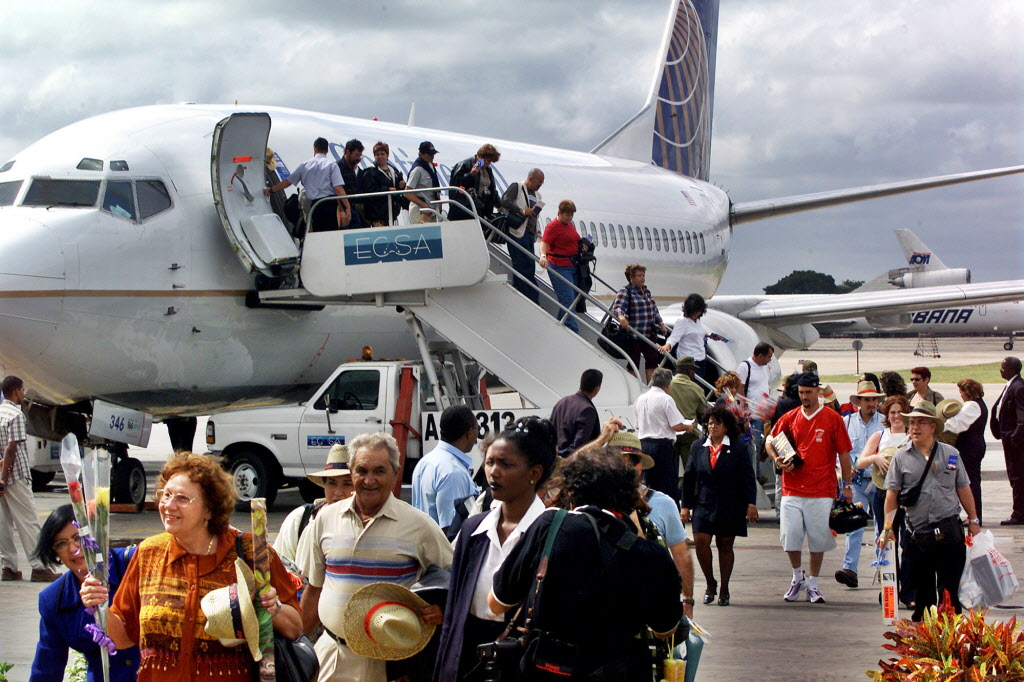 US and Cuba to resume regular commercial flights