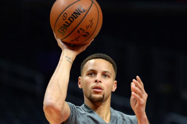 Steph Curry says the Warriors will lose before the 11-0 Carolina Panthers