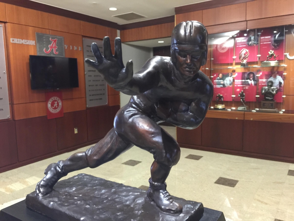 Derrick Henry wins Heisman Trophy, Christian McCaffrey finishes second