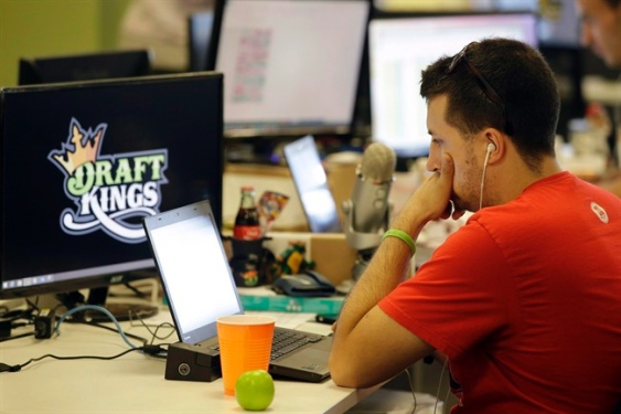 Judge blocks fantasy sports sites DraftKings and FanDuel from doing business