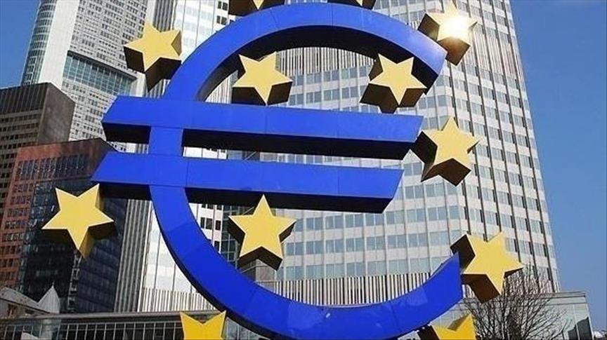 Euro jumps after central bank stimulus rate cut
