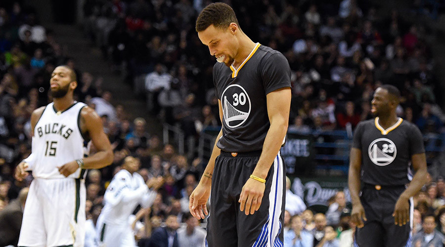 Golden State Warriors guard Stephen Curry reacts in the fourth quarter during the game against the Milwaukee Bucks at BMO Harris Bradley Center. The Bucks beat the Warriors 108-95