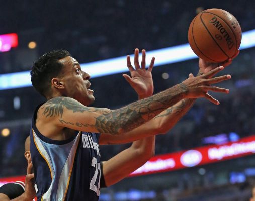 Matt Barnes #22 of the Memphis Grizzlies goes