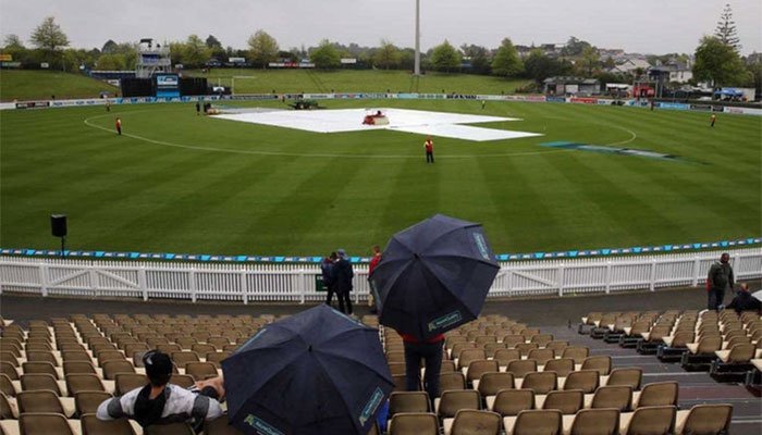 No complaints but Sri Lanka fear for 'doctored&#039 pitch in Hamilton