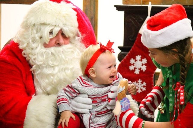 Staten Island Mall restores tree lighting after trying to cancel Christmas