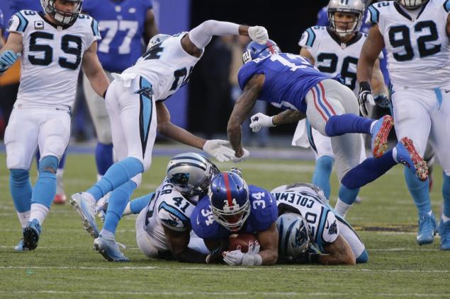 Odell Beckham hits Panthers&#39 Josh Norman after teammate Shane Vereen is tackled