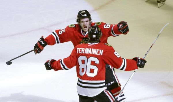 Chicago Blackhawks center Andrew Shaw celebrates his