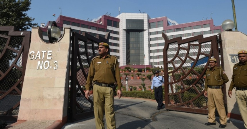 Modi offers water to lawmaker protesting CBI raids on Kejriwal's offices