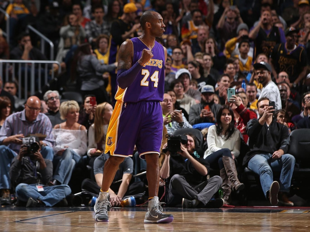 Bryant leads way as Lakers beat Nuggets