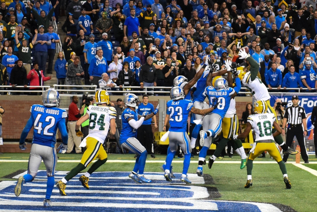 Dec 3 2015 Detroit MI USA Green Bay Packers tight end Richard Rodgers catches a game winning touchdown pass from quarterback Aaron Rodgers during the fourth quarter against the Detroit Lions at Ford Field. Green Bay won 27-23. Man