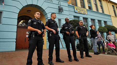 All schools closed in Los Angeles over bomb threat