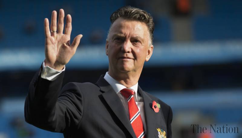 Van Gaal's job in peril as Man United loses again