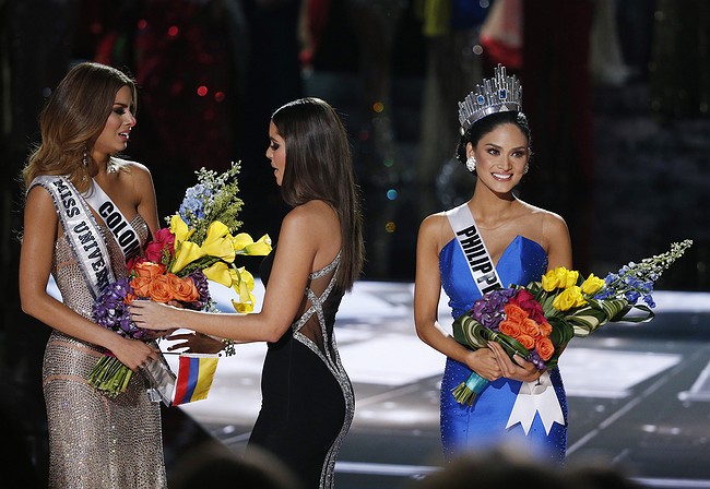 Steve Harvey mistakenly crowns the wrong Miss Universe