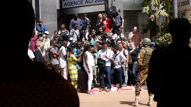 Gunmen seize hostages at Mali hotel