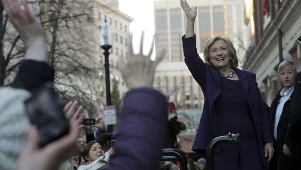 Clinton pitches major investment in infrastructure