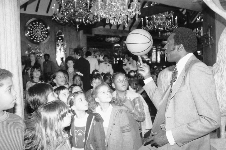 Meadowlark Lemon, legendary Harlem Globetrotter, dies at 83