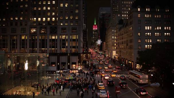 Microsoft Sends Carolers To Sing Outside Of Apple's Iconic New York City