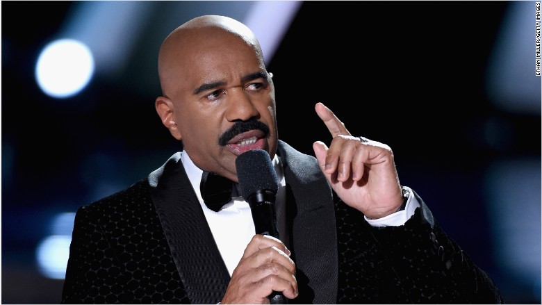 Steve Harvey mistakenly crowns the wrong Miss Universe