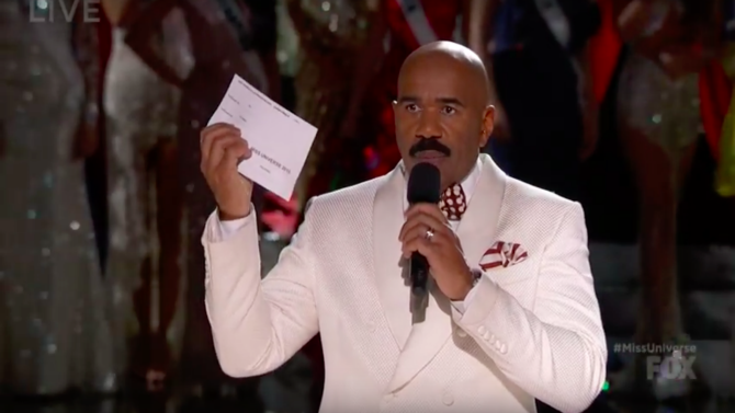 Steve Harvey mistakenly crowns the wrong Miss Universe