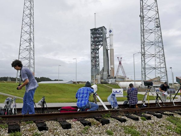 A United Launch Alliance Atlas V rocket stands ready for a second launch attempt at launch complex 41at the Cape Canaveral Air Force Station