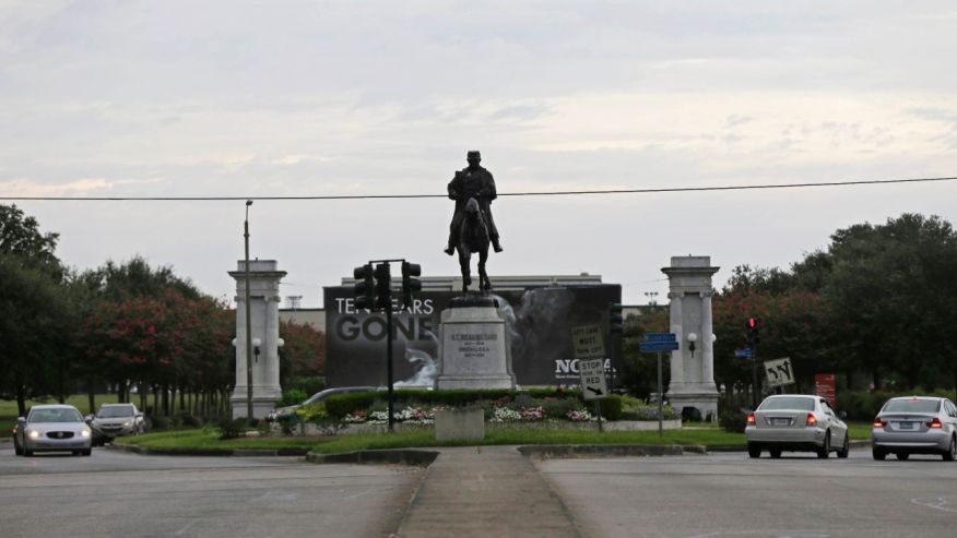 New Orleans considers removing Confederate monuments