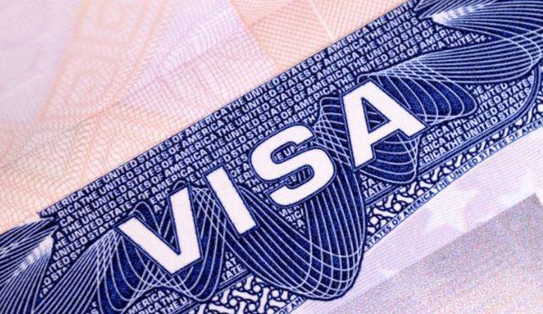 US tightens visa waiver program in response to Paris terror attacks