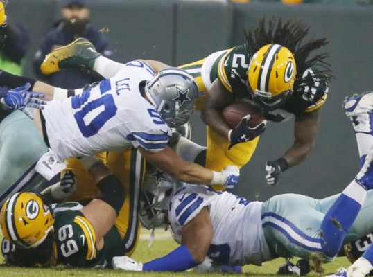 Green Bay Packers Eddie Lacy runs during the