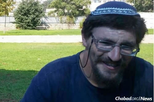 Gennady Kaufman a soft-spoken gardener at Me’arat Hamachpelah died today from wounds sustained three weeks ago in a terrorist attack and was laid to rest in the ancient Jewish cemetery in Hebron