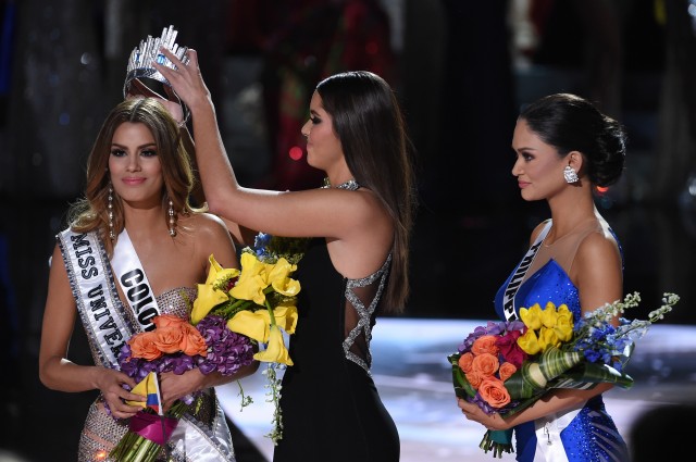 Steve Harvey announces wrong'Miss Universe winner