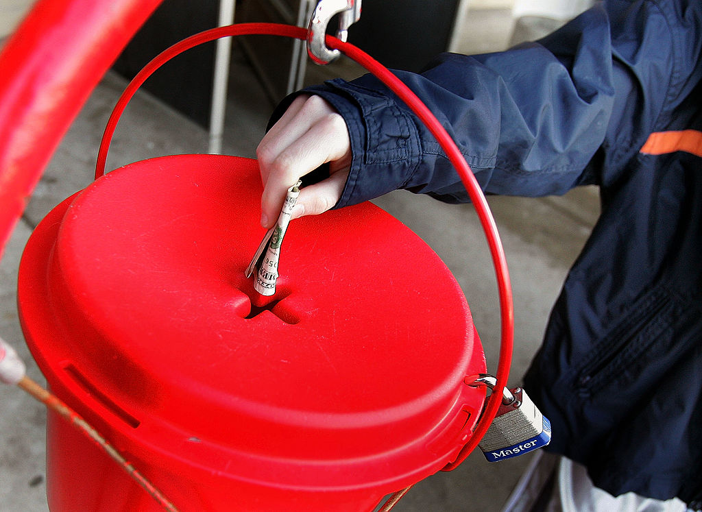 Minnesota Couple Drops $500K Check Into Salvation Army Kettle
