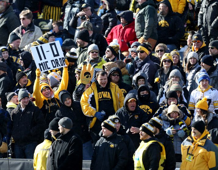 AP Top 25: Iowa up to 3 behind Clemson, Alabama; Ohio St 8th