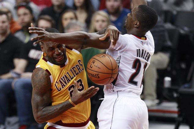 Blazers snap five-game skid by holding Le Bron James to 12 points to beat Cavaliers