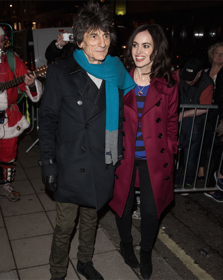 Ronnie Wood and Sally Humphries are reportedly expecting twins