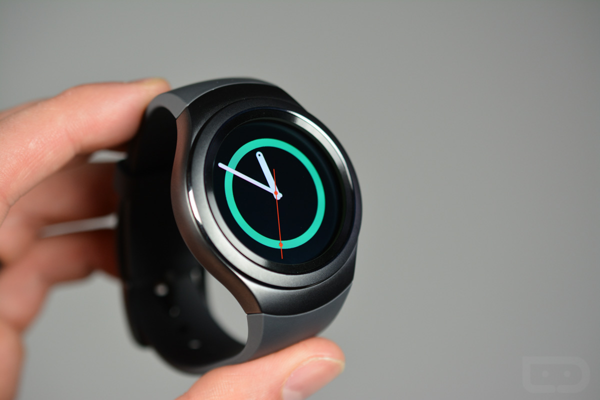 Samsung rolls out Gear S2 update with new features, faces, improvements