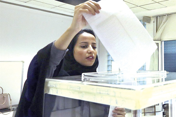 First women win council seat in historic Saudi polls