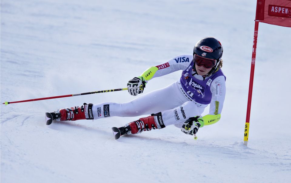 Shiffrin leads giant slalom Vonn slides off course