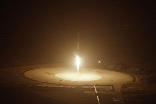 Historic Landing of Falcon 9 : Amazing Views of SpaceX's Rocket Landing