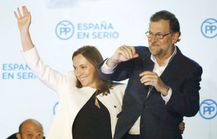 Spain ruling party could be out with big vote for upstarts