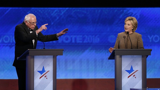 After data breach fight, Clinton and Sanders face off at U.S. Democratic debate