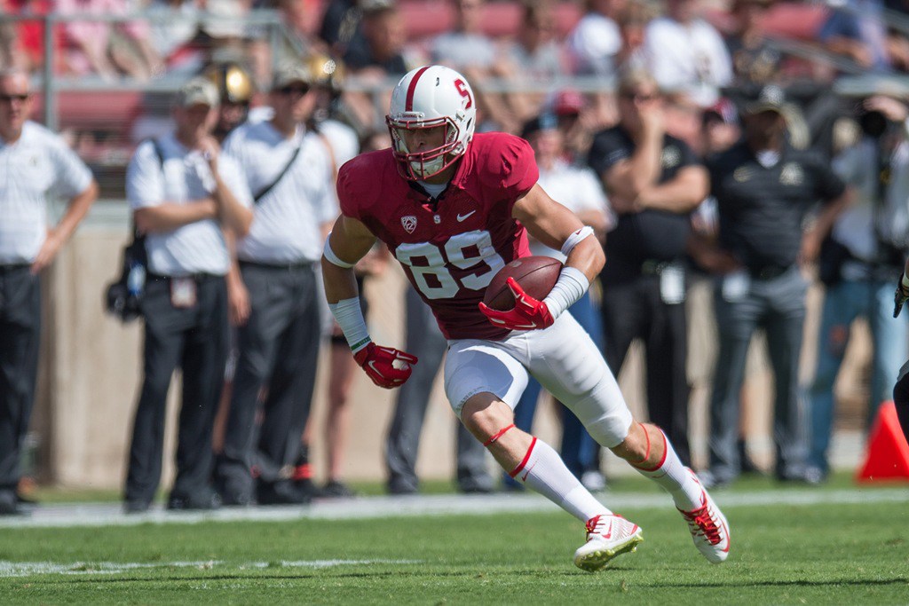 Stanford RB Christian McCaffrey breaks Barry Sanders' all-purpose yards record