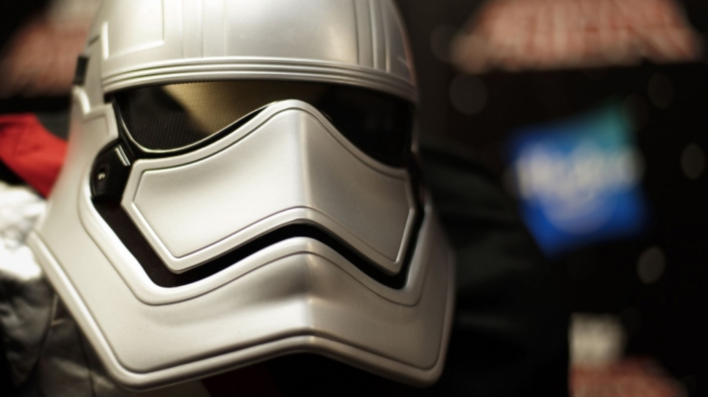 Star Wars superfans are already lining up to see The Force Awakens days before it hits cinemas