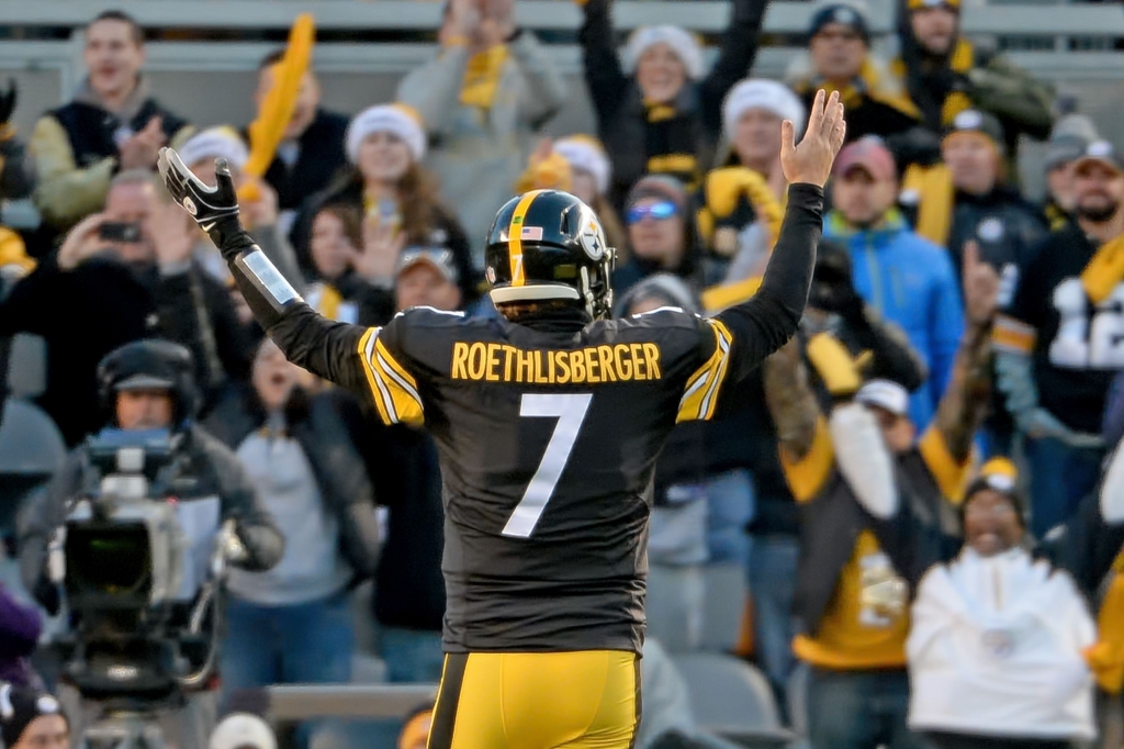 20151220mfsteelerssports19-2 Steelers quarterback Ben Roethlisberger celebrates a first quarter touchdown against the Broncos Sunday at Heinz Field