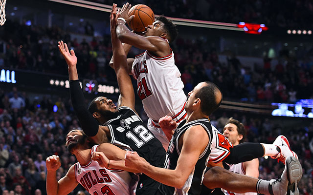 The Bulls rose above the Spurs on Monday