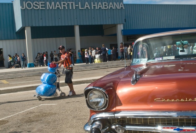 The United States announced Thursday the resumption of regular flights to and from Cuba