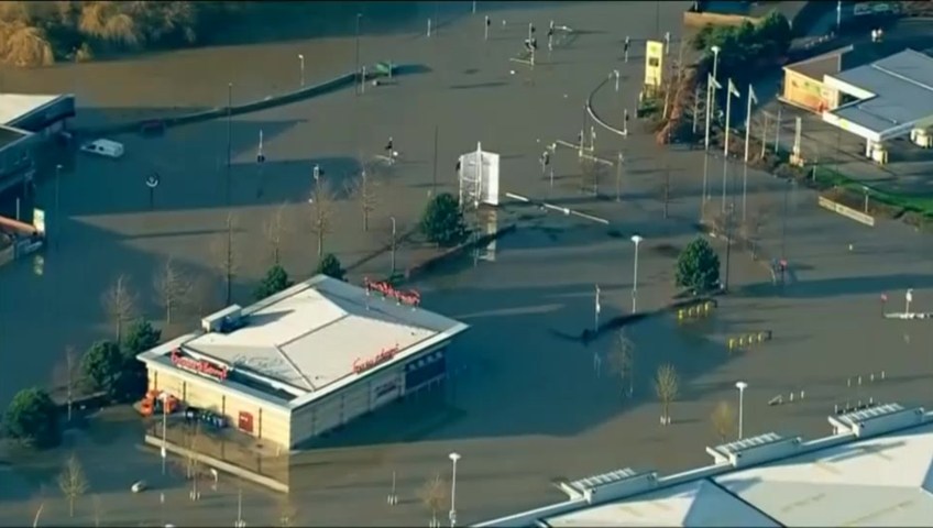 Severe flood warnings in parts of UK as Army helps