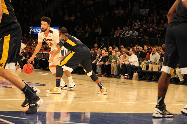 WVU's Jevon Carter defends Virginia's London Perrantes