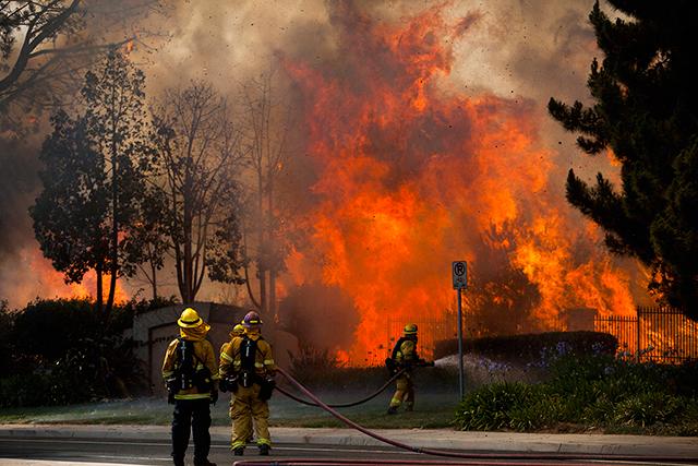 Firefighters Battle 250-Acre Brush Fire in Solimar Beach